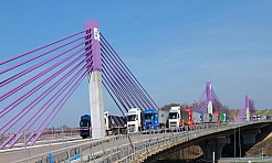 Ciężarówki o masie 2490 ton na moście w Mszanie nad autostradą A1 - Serwis informacyjny z Wodzisławia Śląskiego - naszwodzislaw.com