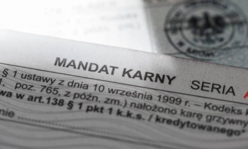 Mandaty dla nieuczciwych właścicieli studiów tatuażu i solariów - Serwis informacyjny z Wodzisławia Śląskiego - naszwodzislaw.com