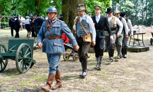 Narodowy Dzień Powstań Śląskich. Tysiące ludzi na inscenizacji w Rzuchowie [FOTO i WIDEO] - Serwis informacyjny z Wodzisławia Śląskiego - naszwodzislaw.com