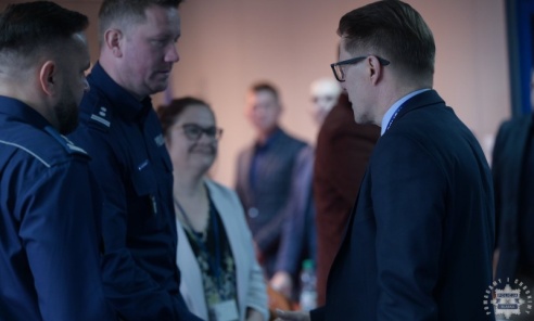 Przedstawiciele UE wizytowali śląski garnizon policji - Serwis informacyjny z Wodzisławia Śląskiego - naszwodzislaw.com