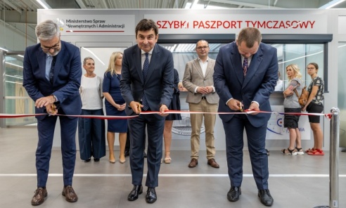 Na lotnisku w Pyrzowicach uruchomiono punkt wydawania szybkich paszportów tymczasowych - Serwis informacyjny z Wodzisławia Śląskiego - naszwodzislaw.com