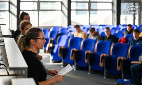 Śląska policja zadowolona z naborów. Ponad dwustu nowych funkcjonariuszy - Serwis informacyjny z Wodzisławia Śląskiego - naszwodzislaw.com