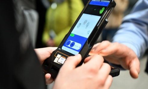 Start systemu Entry/Exit (EES) w lotniczym przejściu granicznym Katowice-Pyrzowice Start systemu Entry/Exit (EES) w lotniczym przejściu granicznym Katowice-Pyrzowice - Serwis informacyjny z Wodzisławia Śląskiego - naszwodzislaw.com