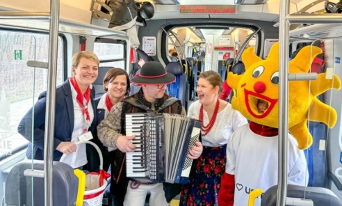 Niemal 75 tys. pokonanych kilometrów. Mija rok kursowania Malinki Niemal 75 tys. pokonanych kilometrów. Mija rok kursowania Malinki - Serwis informacyjny z Wodzisławia Śląskiego - naszwodzislaw.com