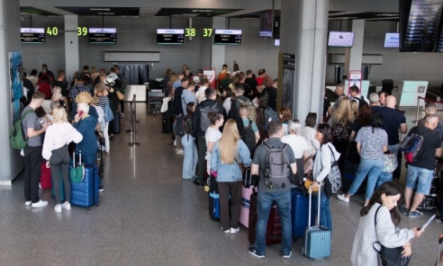 Od początku roku 21 cudzoziemcom odmówiono wjazdu do Polski Od początku roku 21 cudzoziemcom odmówiono wjazdu do Polski - Serwis informacyjny z Wodzisławia Śląskiego - naszwodzislaw.com