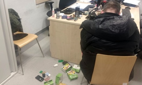 Rybniccy kryminalni namierzyli złodzieja. Jego łupem padły rowery. Okradł także listonosza Rybniccy kryminalni namierzyli złodzieja. Jego łupem padły rowery. Okradł także listonosza - Serwis informacyjny z Wodzisławia Śląskiego - naszwodzislaw.com