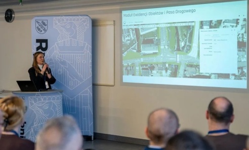 Bliźniak cyfrowy ulic Rybnika. Nowoczesne narzędzie dla sprawniejszego miasta Bliźniak cyfrowy ulic Rybnika. Nowoczesne narzędzie dla sprawniejszego miasta - Serwis informacyjny z Wodzisławia Śląskiego - naszwodzislaw.com