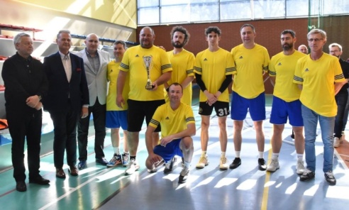 Samorządowcy na boisku: Powiat Rybnicki triumfuje w XII turnieju siatkówki Samorządowcy na boisku: Powiat Rybnicki triumfuje w XII turnieju siatkówki - Serwis informacyjny z Wodzisławia Śląskiego - naszwodzislaw.com