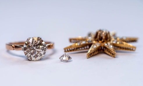 Wodzisławskie brylanty. Z gruzowiska na licytację urzędu skarbowego Wodzisławskie brylanty. Z gruzowiska na licytację urzędu skarbowego - Serwis informacyjny z Wodzisławia Śląskiego - naszwodzislaw.com