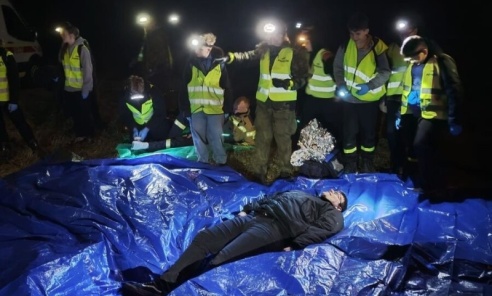 Nocne manewry młodych ratowników w Rybniku. Ponad 170 uczestników w akcji Nocne manewry młodych ratowników w Rybniku. Ponad 170 uczestników w akcji - Serwis informacyjny z Wodzisławia Śląskiego - naszwodzislaw.com