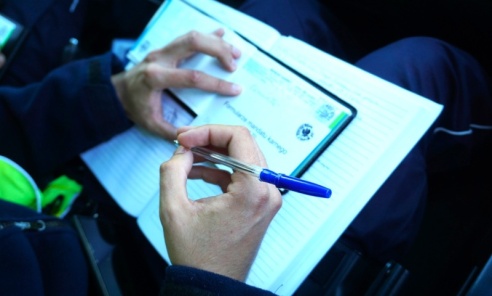 Drift na ulicy Raciborskiej. Surowe konsekwencje dla kierowcy BMW Drift na ulicy Raciborskiej. Surowe konsekwencje dla kierowcy BMW - Serwis informacyjny z Wodzisławia Śląskiego - naszwodzislaw.com