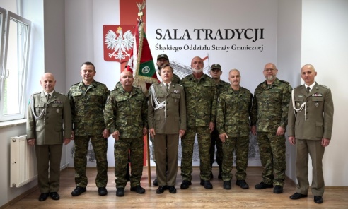 Ślubowanie funkcjonariuszy służby kontraktowej Ślubowanie funkcjonariuszy służby kontraktowej - Serwis informacyjny z Wodzisławia Śląskiego - naszwodzislaw.com