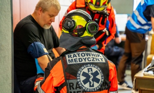 Coś tu nie gra. Nietypowa konkurencja zaskoczyła ratowników medycznych w Katowicach Coś tu nie gra. Nietypowa konkurencja zaskoczyła ratowników medycznych w Katowicach - Serwis informacyjny z Wodzisławia Śląskiego - naszwodzislaw.com