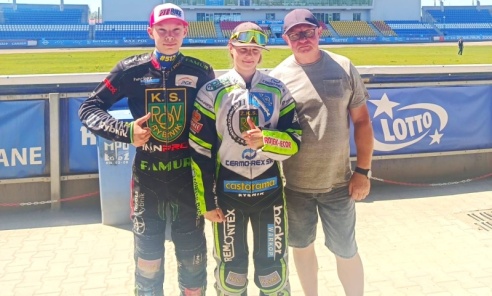 Pierwsza dziewczyna z licencją żużlową w historii ROW-u Rybnik Pierwsza dziewczyna z licencją żużlową w historii ROW-u Rybnik - Serwis informacyjny z Wodzisławia Śląskiego - naszwodzislaw.com