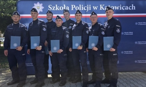 Nowi policjanci gotowi do służby. Zakończyli podstawowe szkolenie w Katowicach Nowi policjanci gotowi do służby. Zakończyli podstawowe szkolenie w Katowicach - Serwis informacyjny z Wodzisławia Śląskiego - naszwodzislaw.com