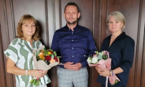 Kadrowa zmiana w Urzędzie Gminy Gaszowice. Dotychczasowa sekretarz żegna się ze stanowiskiem Kadrowa zmiana w Urzędzie Gminy Gaszowice. Dotychczasowa sekretarz żegna się ze stanowiskiem - Serwis informacyjny z Wodzisławia Śląskiego - naszwodzislaw.com