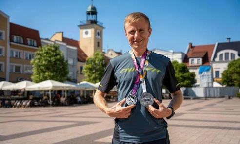 Zaczynał od kilku kilometrów wokół Jankowic, dziś wygrywa mordercze biegi ultra. Historia Szymona Gonczara Zaczynał od kilku kilometrów wokół Jankowic, dziś wygrywa mordercze biegi ultra. Historia Szymona Gonczara - Serwis informacyjny z Wodzisławia Śląskiego - naszwodzislaw.com