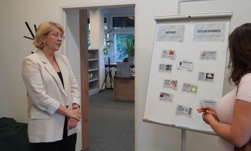 Rybnik wypowiada wojnę fake newsom. Młodzież nauczy się, jak nie dać się oszukać w sieci Rybnik wypowiada wojnę fake newsom. Młodzież nauczy się, jak nie dać się oszukać w sieci - Serwis informacyjny z Wodzisławia Śląskiego - naszwodzislaw.com