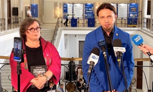 Łukasz Kohut upomina się o język śląski w Sejmie. Nowa droga po wecie prezydenta Nawrockiego Łukasz Kohut upomina się o język śląski w Sejmie. Nowa droga po wecie prezydenta Nawrockiego - Serwis informacyjny z Wodzisławia Śląskiego - naszwodzislaw.com