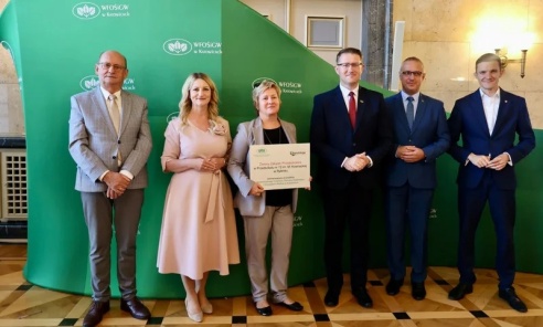Rybnickie przedszkolaki dostaną własne ogrody. Będą owoce, owady i stacje pogodowe Rybnickie przedszkolaki dostaną własne ogrody. Będą owoce, owady i stacje pogodowe - Serwis informacyjny z Wodzisławia Śląskiego - naszwodzislaw.com
