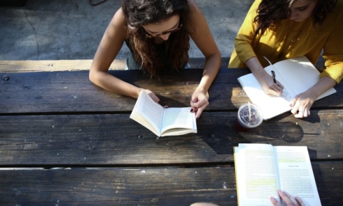 Zaczynasz studia od października? Złóż dokumenty do ZUS, aby nie stracić renty rodzinnej Zaczynasz studia od października? Złóż dokumenty do ZUS, aby nie stracić renty rodzinnej - Serwis informacyjny z Wodzisławia Śląskiego - naszwodzislaw.com