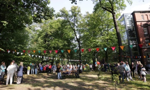 Jesień pod Wieżą w Rybniku. Muzyka, alpaki i wspólne świętowanie 140 lat szpitala Jesień pod Wieżą w Rybniku. Muzyka, alpaki i wspólne świętowanie 140 lat szpitala - Serwis informacyjny z Wodzisławia Śląskiego - naszwodzislaw.com