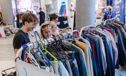 Styl & Vintage w Focus Park w Rybniku. Moda z historią i współczesne trendy w jednym miejscu Styl & Vintage w Focus Park w Rybniku. Moda z historią i współczesne trendy w jednym miejscu - Serwis informacyjny z Wodzisławia Śląskiego - naszwodzislaw.com
