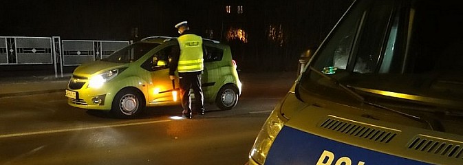 Nietrzeźwa kierująca i pechowy upadek pijanego rowerzysty. Policja apeluje aby po wypiciu alkoholu nie prowadzić żadnego pojazdu! - Serwis informacyjny z Wodzisławia Śląskiego - naszwodzislaw.com