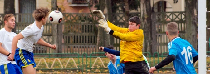 MKS Żory zwycięski w starciu z Ikarem. Oba zespoły kończyły w dziesiątkę - Serwis informacyjny z Wodzisławia Śląskiego - naszwodzislaw.com