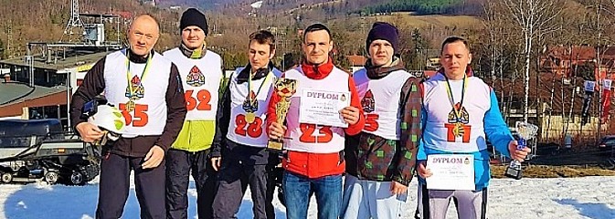 Rybniccy strażacy pokazali, jak jeździ się na nartach i snowboardzie - Serwis informacyjny z Wodzisławia Śląskiego - naszwodzislaw.com